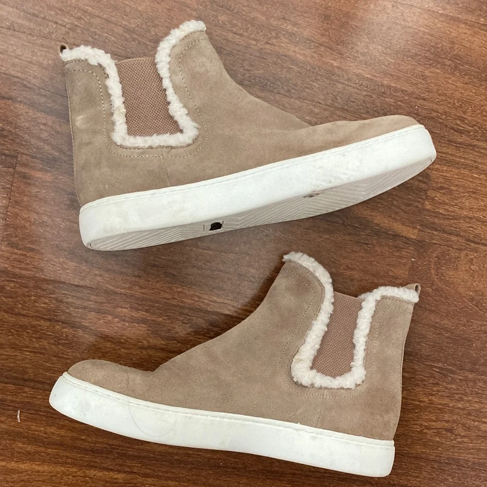 Lucky Brand Tan Suede Ankle Boots with White Fur Trim Sz 8.5